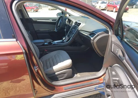 2015 Ford Fusion S z USA, uszkodzony, nr VIN 3FA6P0G78FR218422